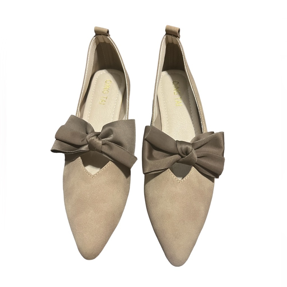 Pointed Toe Flat with a Bow - Picture 2 of 8